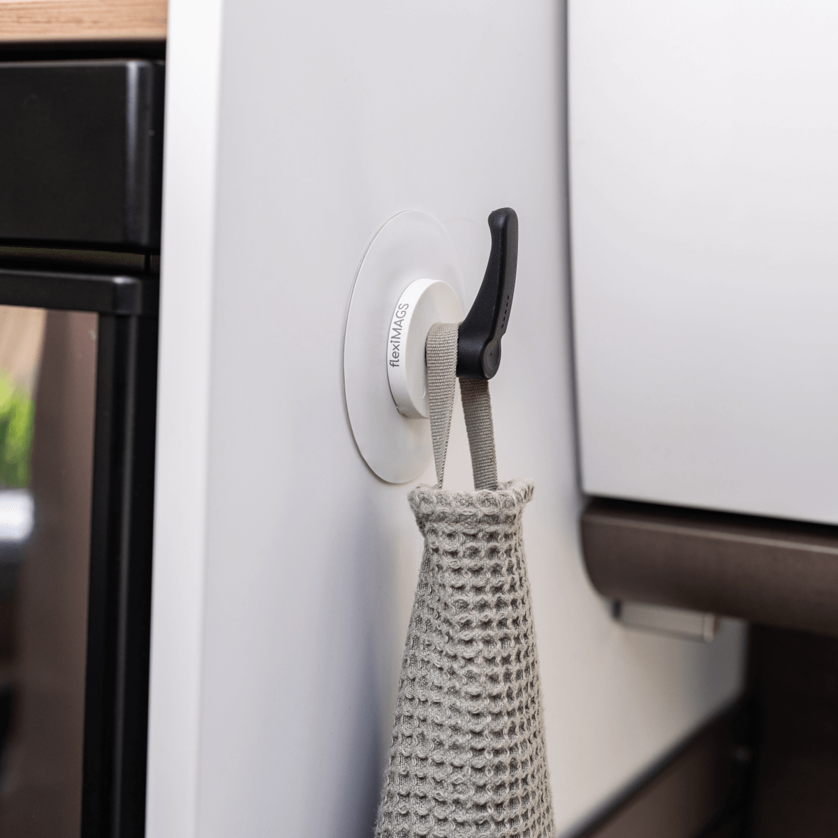 Magnet-Haken »HOOK« inkl. Metall-Pad Ø 8,0 cm weiß mit 3M VHB™ Kleberückseite